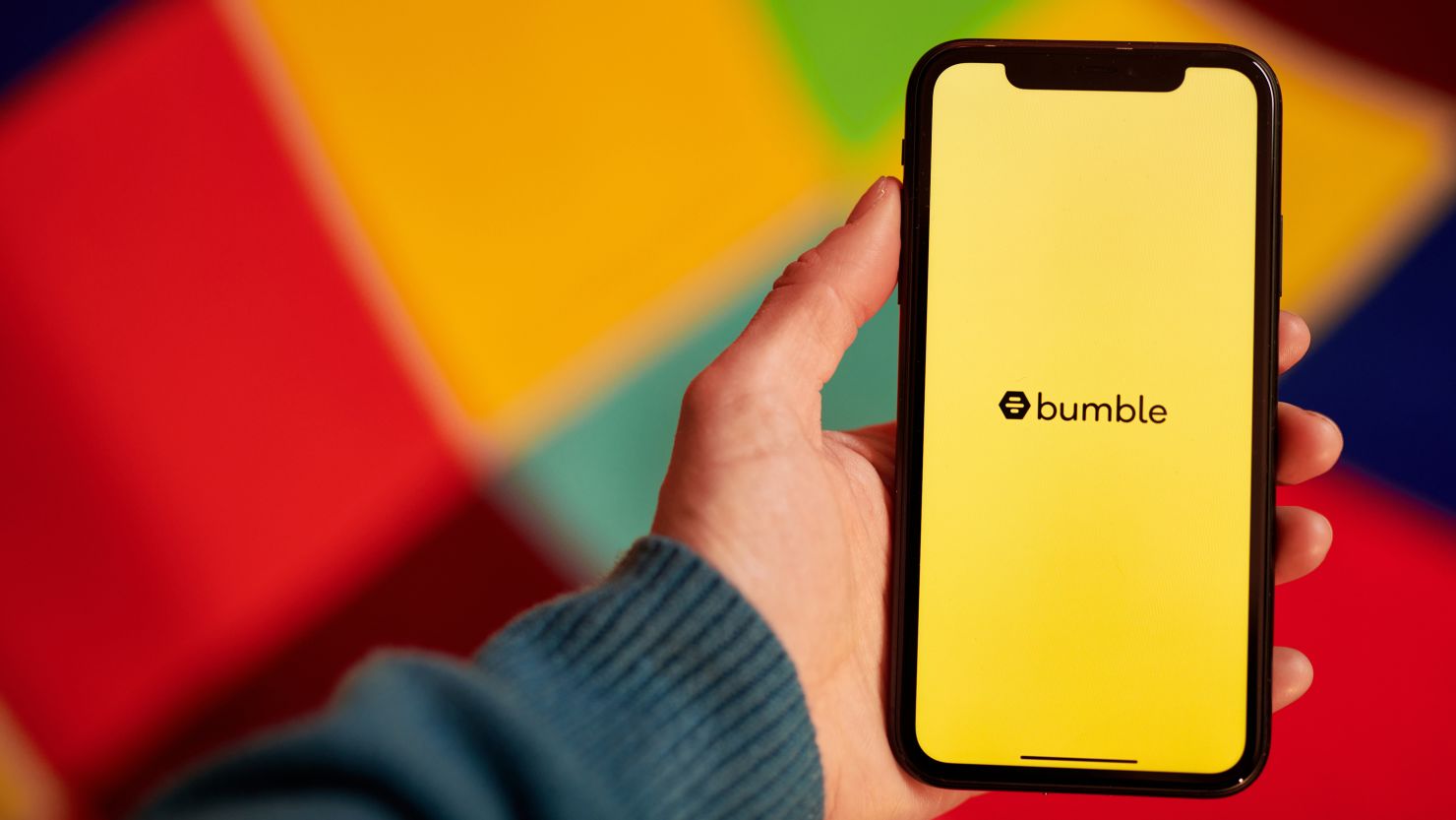 Bumble melawan penipu AI dengan alat pelaporan baru