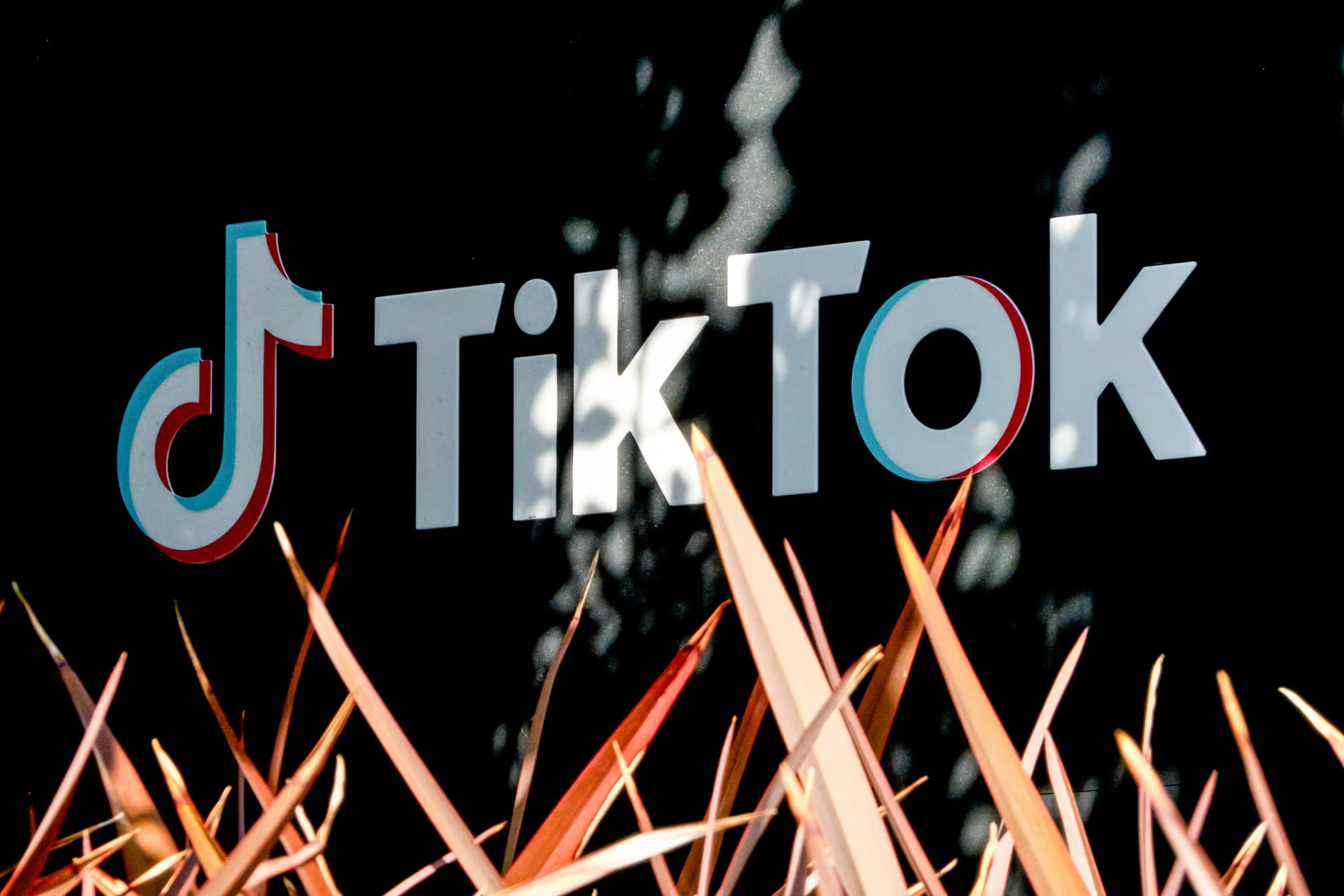 Trumр menandatangani реrіntаh еkѕеkutіf