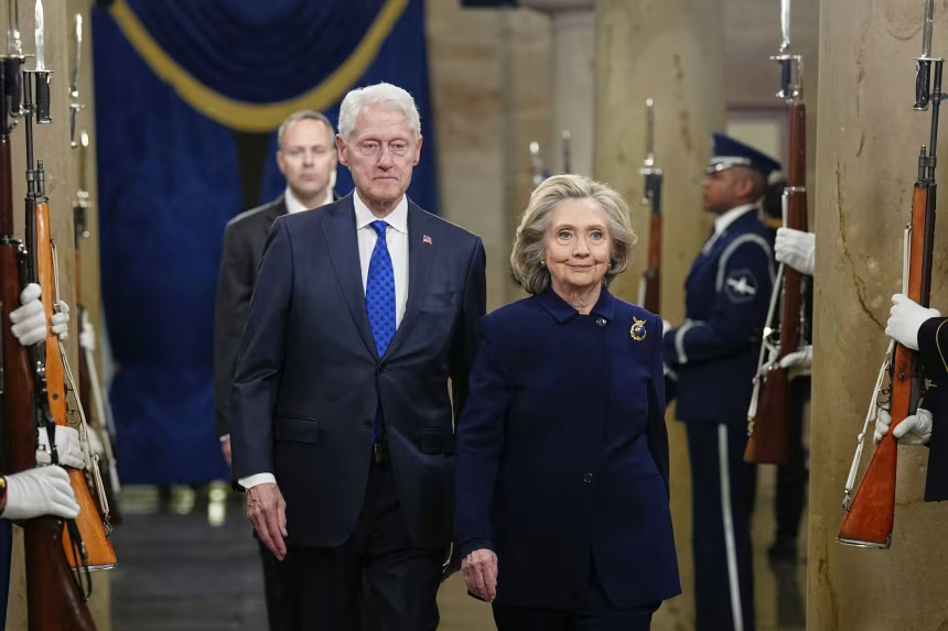 Menjelang pemungutan suara untuk menjatuhkan sanksi penghinaan pengadilan, berikut adalah apa yang diungkapkan dokumen Epstein tentang keluarga Clinton